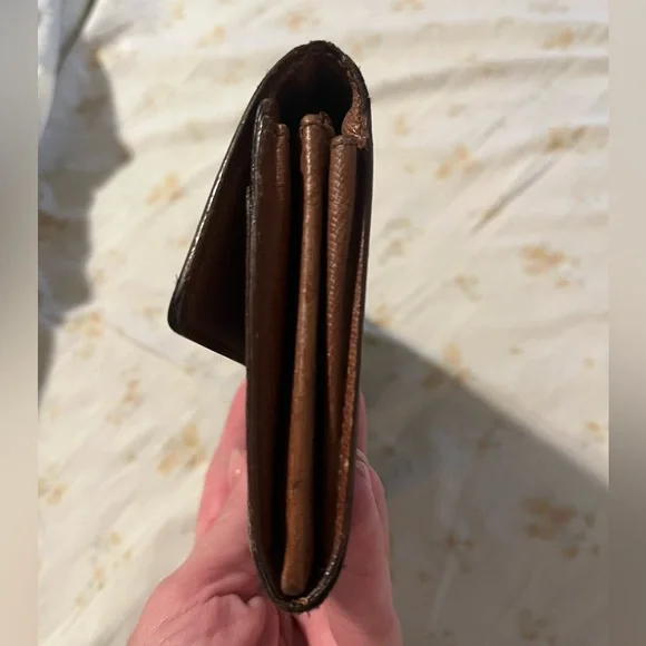 Louis Vuitton Black and Brown Monogram Wallet - Picture 4 of 12